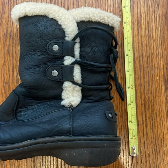 UGG Australia Women’s Acadia Winter Boots Size 7 - Picture 10 of 10